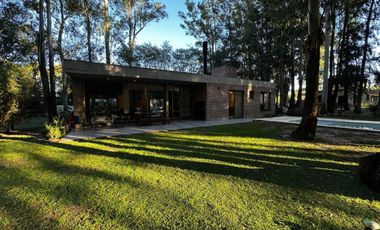 VENTA CASA 3 DORMITORIOS PILETA PUERTO PARAISO