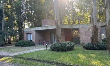 VENTA CASA 3 DORMITORIOS PILETA PUERTO PARAISO
