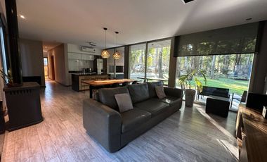 VENTA CASA 3 DORMITORIOS PILETA PUERTO PARAISO