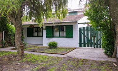 Venta casa 4 ambientes Santa Clara del Mar