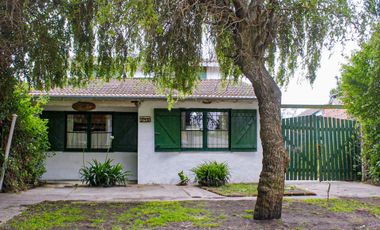 Venta casa 4 ambientes Santa Clara del Mar