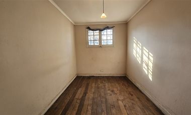 Casa en Venta en Amplio terreno con casa para remodelar en el corazon de Macul