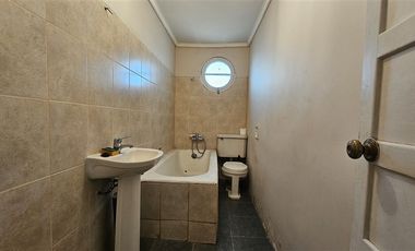 Casa en Venta en Amplio terreno con casa para remodelar en el corazon de Macul