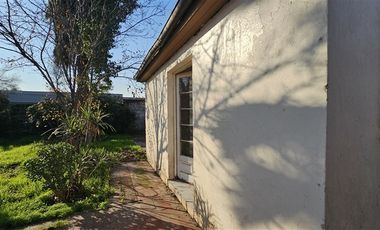 Casa en Venta en Amplio terreno con casa para remodelar en el corazon de Macul