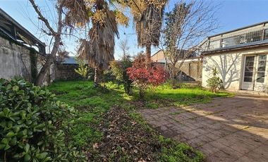 Casa en Venta en Amplio terreno con casa para remodelar en el corazon de Macul