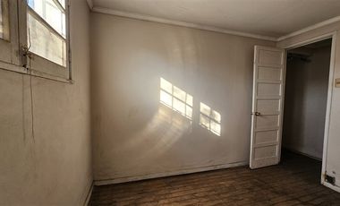 Casa en Venta en Amplio terreno con casa para remodelar en el corazon de Macul