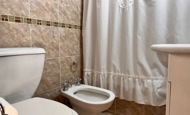 VENTA DPTO 4 AMBIENTES CON COCHERA FRENTE AL MAR