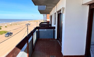 VENTA DPTO 4 AMBIENTES CON COCHERA FRENTE AL MAR