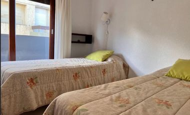 VENTA DPTO 4 AMBIENTES CON COCHERA FRENTE AL MAR