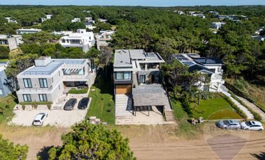 VENTA CASA COSTA ESMERALDA MARITIMO I 5 AMBIENTES