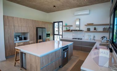 VENTA CASA COSTA ESMERALDA MARITIMO I 5 AMBIENTES