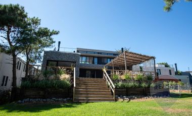 VENTA CASA COSTA ESMERALDA MARITIMO I 5 AMBIENTES