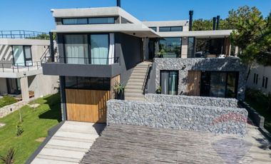 VENTA CASA COSTA ESMERALDA MARITIMO I 5 AMBIENTES