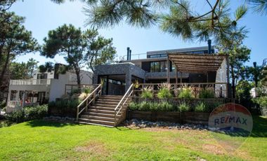 VENTA CASA COSTA ESMERALDA MARITIMO I 5 AMBIENTES