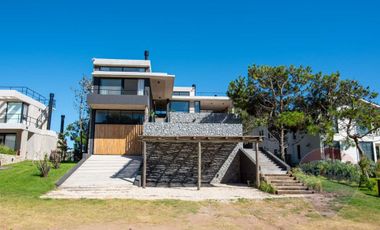 VENTA CASA COSTA ESMERALDA MARITIMO I 5 AMBIENTES