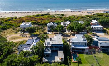 VENTA CASA COSTA ESMERALDA MARITIMO I 5 AMBIENTES