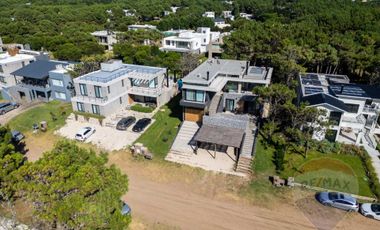 VENTA CASA COSTA ESMERALDA MARITIMO I 5 AMBIENTES