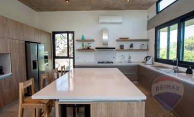 VENTA CASA COSTA ESMERALDA MARITIMO I 5 AMBIENTES