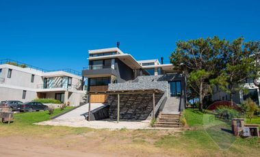 VENTA CASA COSTA ESMERALDA MARITIMO I 5 AMBIENTES