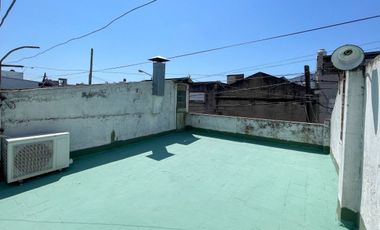 PH al frente con patio y terraza en Ramos Mejía