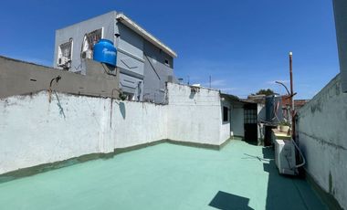 PH al frente con patio y terraza en Ramos Mejía