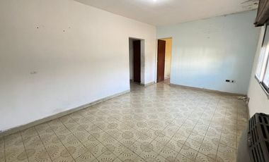 CASA 3 AMBIENTES VENTA MONTE GRANDE PILETA COCHERA