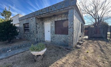 CASA 3 AMBIENTES VENTA MONTE GRANDE PILETA COCHERA