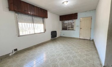 CASA 3 AMBIENTES VENTA MONTE GRANDE PILETA COCHERA
