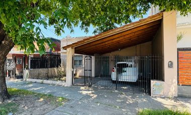 VENTA CASA APTA CREDITO F. VARELA CENTRO