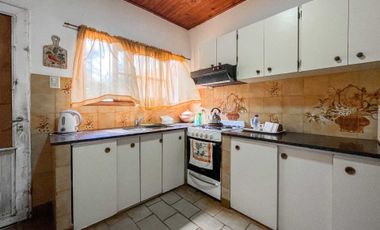 CASA EN VENTA RINGUELET 2 DORMITORIOS Y PILETA