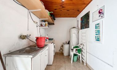 CASA EN VENTA RINGUELET 2 DORMITORIOS Y PILETA