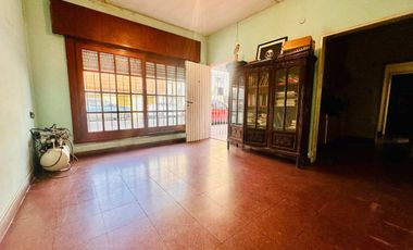 ATENCION! CASA DE 6 AMBIENTES A REFACCIONAR