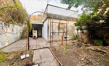 ATENCION! CASA DE 6 AMBIENTES A REFACCIONAR