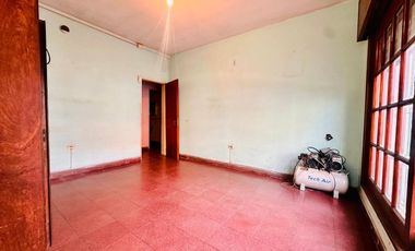 ATENCION! CASA DE 6 AMBIENTES A REFACCIONAR