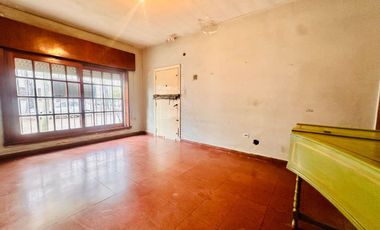 ATENCION! CASA DE 6 AMBIENTES A REFACCIONAR
