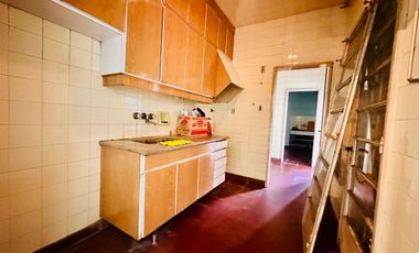 ATENCION! CASA DE 6 AMBIENTES A REFACCIONAR