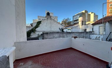 VENTA PH 3 AMBIENTES CON PATIO PLAZA MITRE