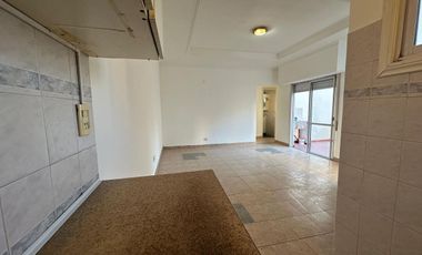 VENTA PH 3 AMBIENTES CON PATIO PLAZA MITRE