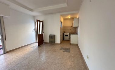 VENTA PH 3 AMBIENTES CON PATIO PLAZA MITRE