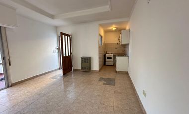 VENTA PH 3 AMBIENTES CON PATIO PLAZA MITRE