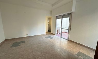 VENTA PH 3 AMBIENTES CON PATIO PLAZA MITRE