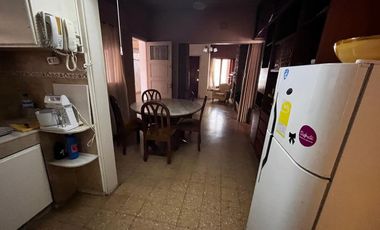 SE VENDE IMPORTANTE CASA EN CENTRO 2