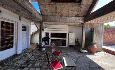 SE VENDE IMPORTANTE CASA EN CENTRO 2