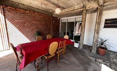 SE VENDE IMPORTANTE CASA EN CENTRO 2