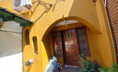 VENTA CASA CON 2 LOCALES + TERRAZA R. MEJÍA SUR