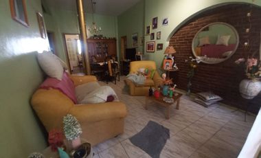 VENTA CASA CON 2 LOCALES + TERRAZA R. MEJÍA SUR