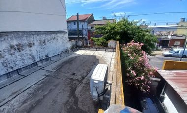 VENTA CASA CON 2 LOCALES + TERRAZA R. MEJÍA SUR