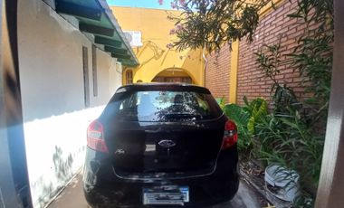 VENTA CASA CON 2 LOCALES + TERRAZA R. MEJÍA SUR