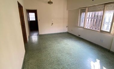 Casa en alquiler en Moron Sur