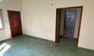 Casa en alquiler en Moron Sur